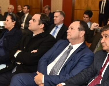 Na França, governadores debatem criação de rota de gás natural no Nordeste