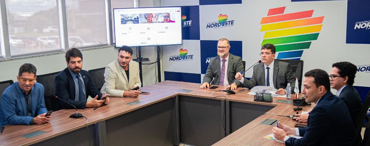 Consórcio Nordeste prepara políticas integradas para as juventudes em reunião estratégica em Brasília